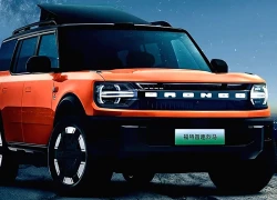 Ford Bronco bản Trung Quốc gây chú ý với mái kính nâng như lều cắm trại