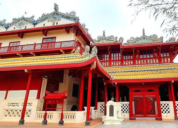 Check-in cung điện mùa hè Bang Pa-In Palace ở Thái Lan