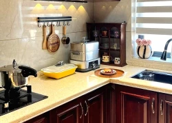 Ngôi nhà "vừa cũ vừa mới" của người phụ nữ 60 tuổi: Mới đầu nhìn ai cũng chê sến nhưng sau khen hết lời