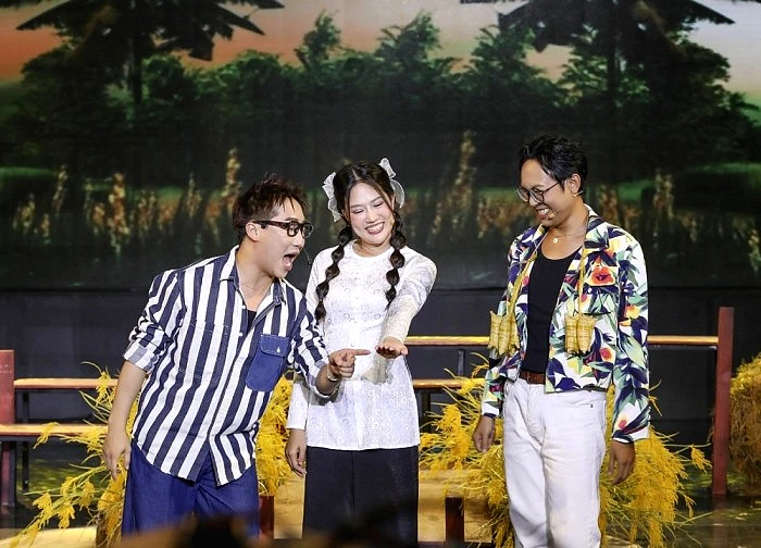 Nữ MC miền Tây bất ngờ diễn hài trên sân khấu Tình bolero 2025