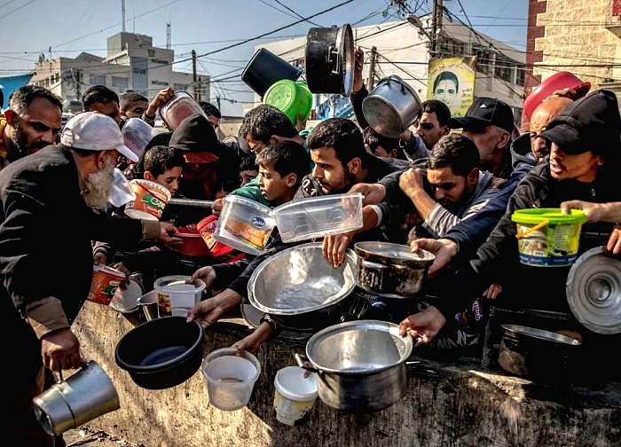 Israel trục xuất hàng trăm nhà hoạt động quốc tế tham gia đoàn tàu cứu trợ Gaza