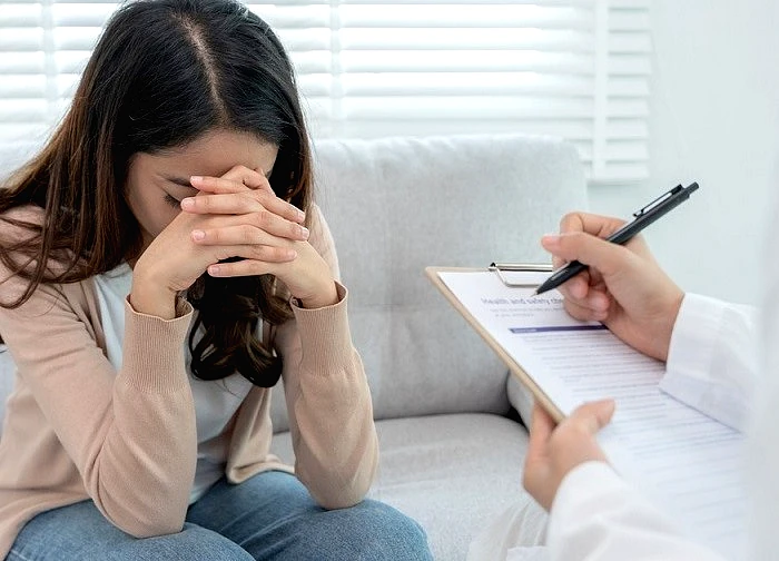 Làm gì khi thuốc chống trầm cảm khiến bạn mất cảm xúc?