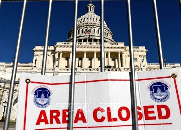 Hậu quả pháp lý khi Tổng thống Trump sa thải nhân viên lúc chính phủ đóng cửa