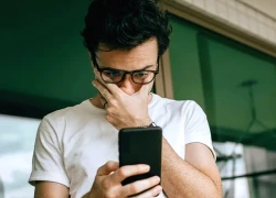 Chàng trai 28 tuổi đau khổ vì 'bạn gái ảo' mất dữ liệu