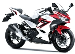 Kawasaki Ninja 250 và Z250 2026 trình với bộ cánh cực "đã mắt", giá từ 121 triệu đồng!