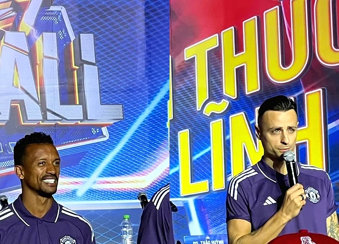 Nani và Berbatov: 'Bóng đá đường phố đã dạy chúng tôi tất cả'