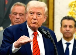 Ông Trump tuyên bố áp thêm thuế 100% với Trung Quốc