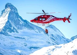 Thói 'sống ảo' đẩy hàng trăm người vào hiểm cảnh ở Everest