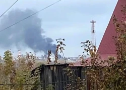 UAV Ukraine tấn công nhà máy lọc dầu của Nga cách tiền tuyến 1.400 km gây hoả hoạn lớn