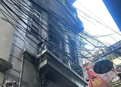 Vụ cháy 5 người chết ở Hà Nội: Hàng xóm kể chi tiết 2 xe máy bốc cháy, phun lửa