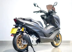 Xe tay ga 300cc, phanh ABS, TCS, giám sát áp suất lốp, giá hơn 70 triệu đồng