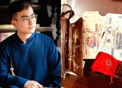 Chàng trai Thái Nguyên nhặt được túi chứa tiền, vàng khi lội nước lũ