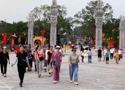 Hơn 32 vạn lượt du khách tham quan Khu di tích Côn Sơn - Kiếp Bạc trong dịp Lễ hội mùa thu