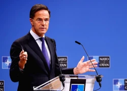 NATO hối thúc thành viên tăng chi tiêu quốc phòng