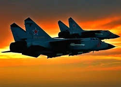 Chiến đấu cơ chủ lực của NATO "hít khói" MiG-31 Nga