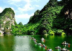Du lịch Ninh Bình, khách Tây há hốc miệng vì bốc trúng ngay "sít rịt"