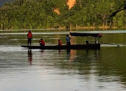 Người đàn ông mất tích khi uống bia ở bè cá trên sông