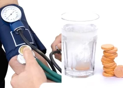 Vì sao không nên uống thuốc dạng viên sủi khi bị tăng huyết áp?
