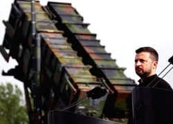 'Chia sẻ gánh nặng' Ukraine: Bài toán khó cho Anh và Pháp
