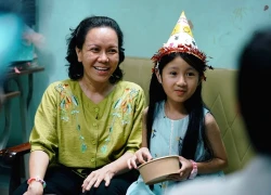 Phim có Hồng Đào, Việt Hương thu 30 tỷ đồng mở màn