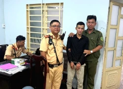 Thanh niên tàng trữ ma túy, dương tính với chất cấm khi lái xe ở TPHCM