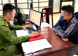 Danh tính thầy dạy múa lân bắt nam thanh niên quỳ gối giữa đường