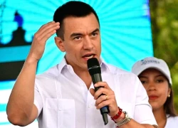 Ecuador điều tra âm mưu đầu độc Tổng thống