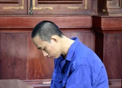 Kề dao vào cổ vợ vì ghen tuông, vô cớ khiến nạn nhân tử vong