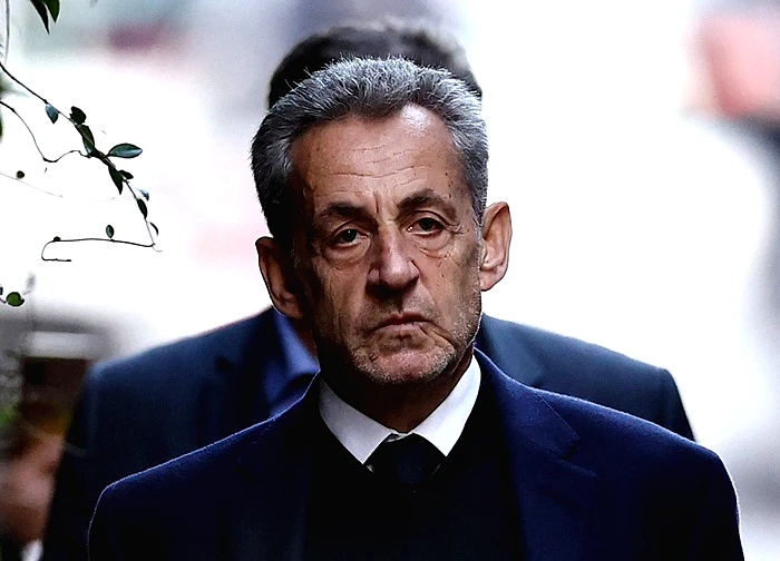 Ngày đầu tiên ngồi tù của cựu Tổng thống Pháp Sarkozy