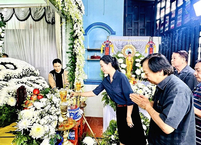 NSND Trịnh Kim Chi rùng mình nhớ câu nói của NSƯT Minh Hoàng qua đời ở tuổi 53