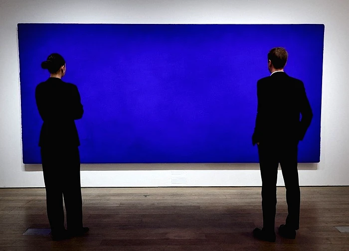 Bức tranh chỉ có duy nhất màu xanh được bán với giá 21 triệu USD