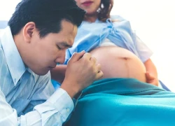 Đưa nhân tình đi đẻ, tôi tái mặt khi gặp một người trước cửa phòng hộ sinh