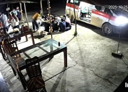 Ngồi nhờ để ăn tối, lời cảm ơn gia chủ qua camera của đoàn từ thiện gây sốt