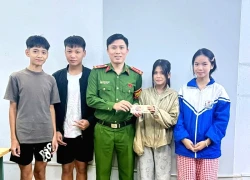 Nhặt được 20 triệu đồng, 4 học sinh đến ngay trụ sở công an xã