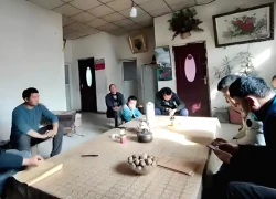 Tôi tưởng bố vợ đã nguôi chuyện cũ, nào ngờ khi ông chia tài sản lại lạnh lùng nói rằng vợ chồng tôi chẳng xứng đáng nhận một đồng