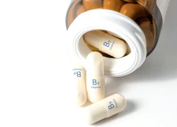 Uống axit folic sau khi biết có thai liệu có quá muộn?