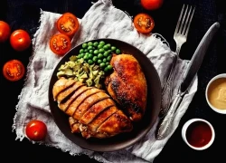 Lợi ích bất ngờ của việc 'ăn xả' khi đang giảm cân