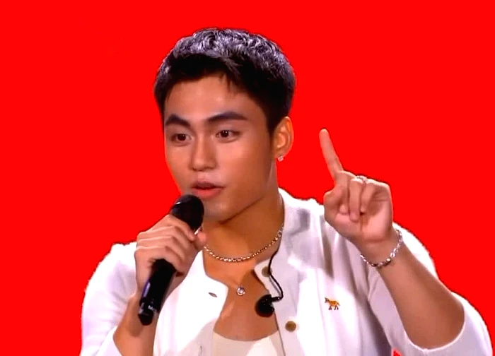 MONO bị nghi dính líu lừa đảo xuyên quốc gia, "công an bên Cam" gọi điện ngay trên sân khấu