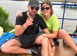 Thanh niên Anh bán ôtô cùng bạn gái du lịch Việt Nam 21 ngày