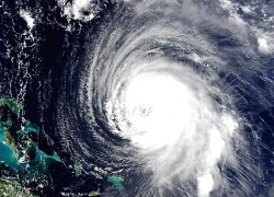 Áp thấp nhiệt đới sắp vào Nam Biển Đông, sự kiện chưa từng có trong lịch sử