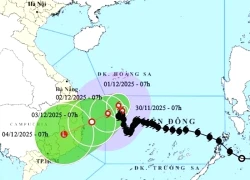 Bão số 15 Koto tiếp tục đi kiểu 'nhúc nhích', suy yếu trước khi vào Nam Trung Bộ