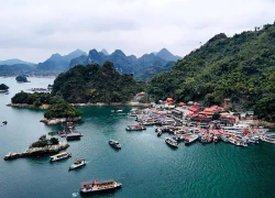 Chèo thuyền hồ Hòa Bình, chớ quên Đền Chúa Thác Bờ linh thiêng