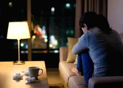 Bắt quả tang chồng cặp bồ, tôi bật khóc nức nở khi anh nói 2 điều