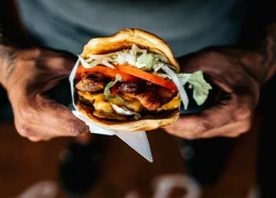 Huấn luyện viên thể hình nổi tiếng ở Nga tử vong sau thử thách ăn 10.000 calo mỗi ngày