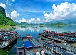 Huyền ảo hồ Hòa Bình