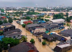 Lũ lụt và lở đất gây thiệt hại nghiêm trọng tại Malaysia, Indonesia