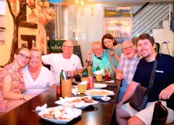 Từ bàn ăn đến di sản: Du khách quốc tế và khát khao "ăn như người Việt"