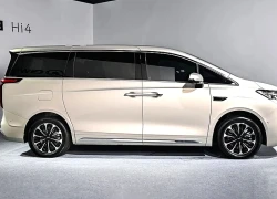 Xe MPV dài hơn 5 mét, nội thất sang chảnh, công suất 436 mã lực, giá gần 1,7 tỷ đồng