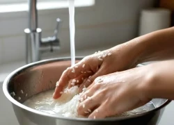 Có nên vo gạo kỹ trước khi nấu?