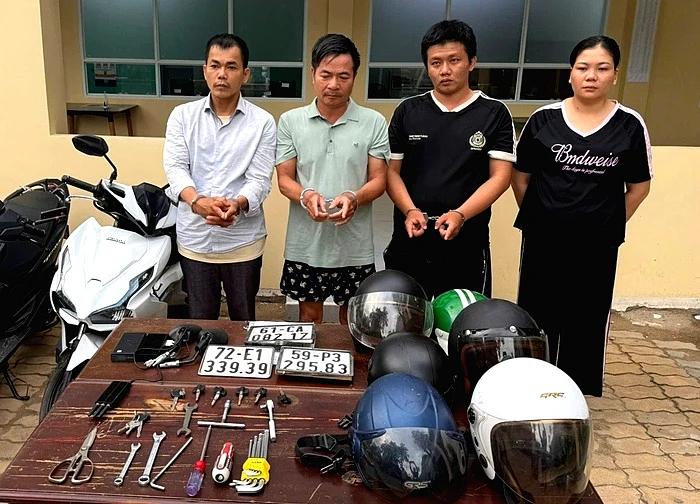 Công an TPHCM bắt nhóm chuyên trộm xe trước trường học